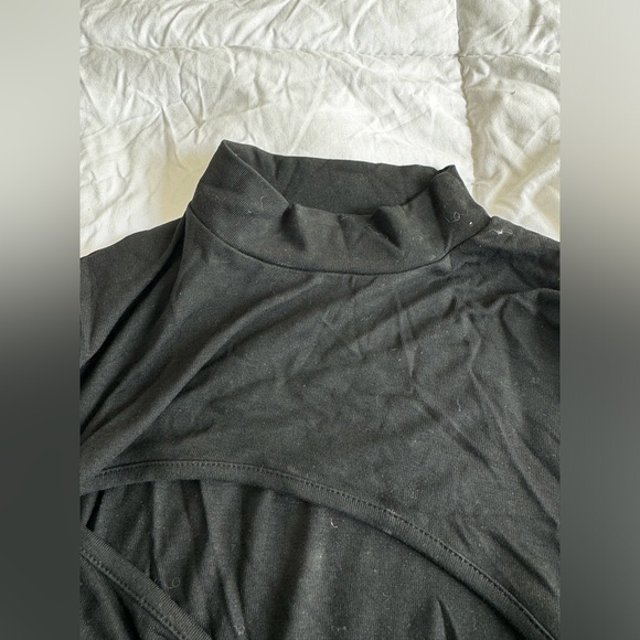 Black Cutout Bodysuit - Picture 5 of 7